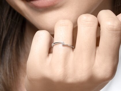 Verlovingsring Vibe  in 14K geelgoud met diamant 0,03ct H/SI