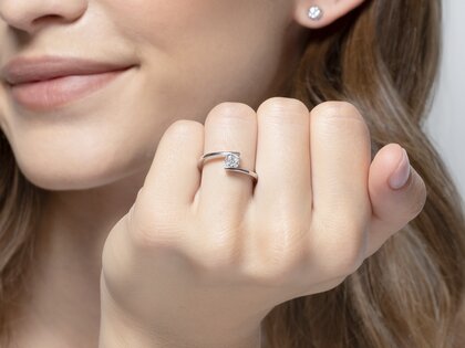Verlovingsring Vibe  in 9K geelgoud met diamant 0,50ct H/SI